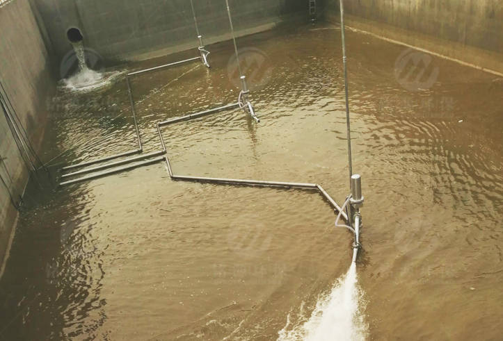 當蓄水池內有一定深度的水體時,雨水調蓄池智能旋轉噴射器在.
